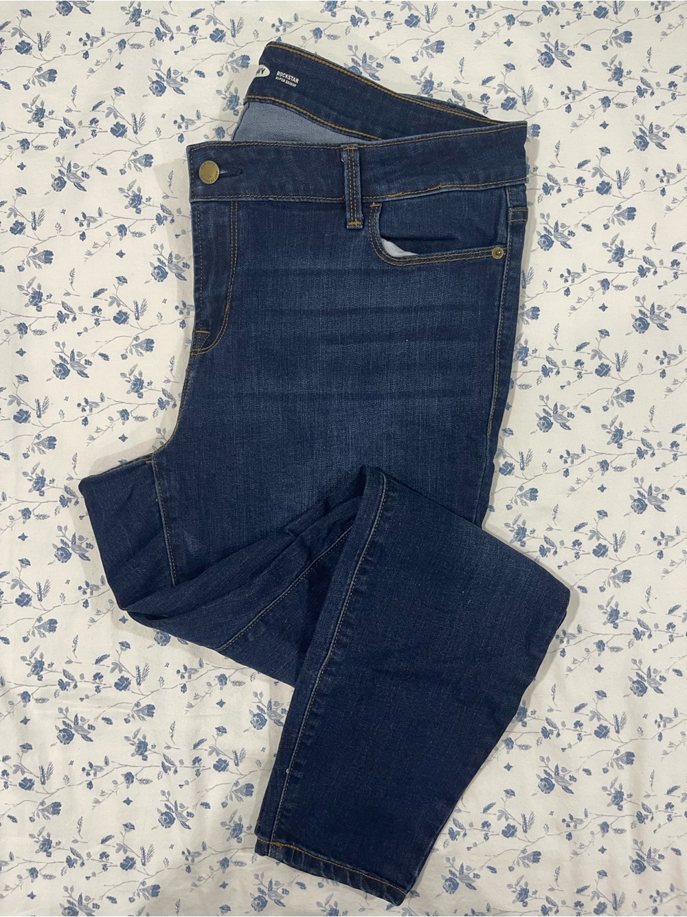 Old Navy Women's Dark Indigo Rockstar Super Skinny Jeans